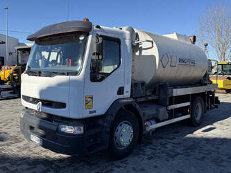 صورة ل معدات الاسفلت 2005 رينو Rincheval