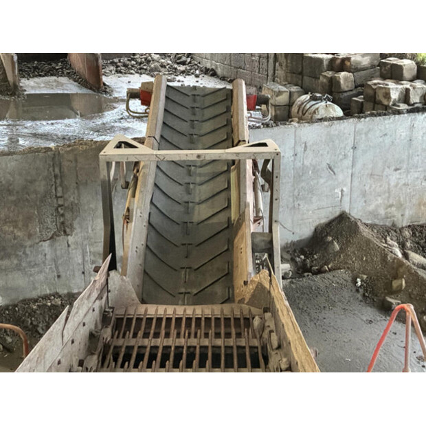 2011 Terex 883-45421124