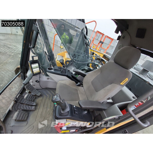 2017 فولفو EC300EL-45422528