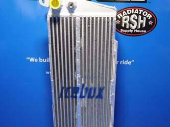 صورة ل Radiator - Aluminum كاس جديد للبيع في الولايات المتّحدة