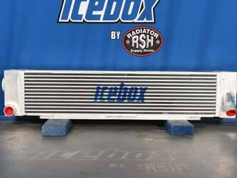 صورة ل مبردات الزيت جون دير جديد