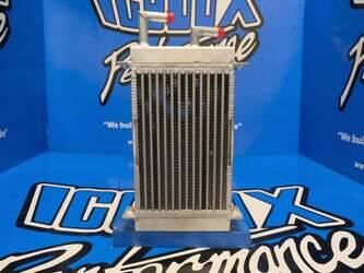 صورة ل مبردات الزيت جون دير جديد