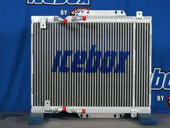 صورة ل مبردات الزيت جون دير جديد