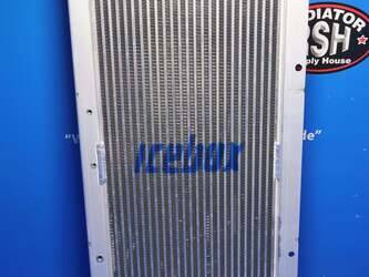 صورة ل مبردات الزيت جون دير جديد