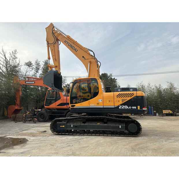 2022 Hyundai 220-9S-45440857