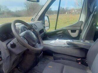 2015-nissan-nv400-1422510-45440984