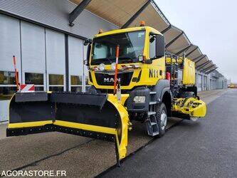 صورة ل آلات رمي الثلج 2017 مان TGS 18.480