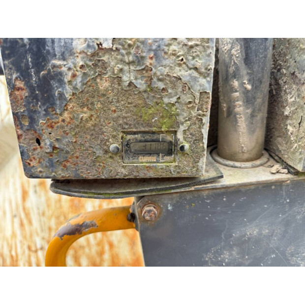 2011 تيريكس TA6S-45444332