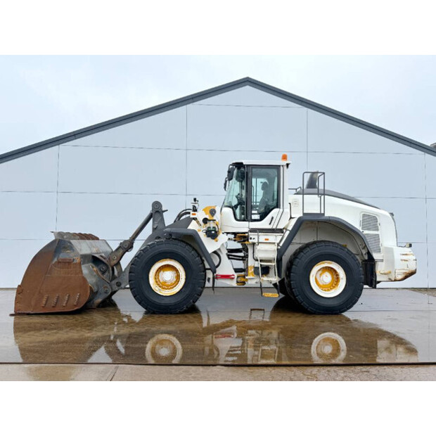 2015 فولفو L180H-45444351