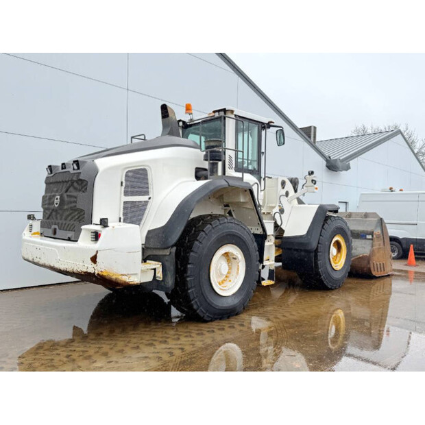 2015 فولفو L180H-45444355