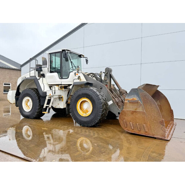 2015 فولفو L180H-45444357