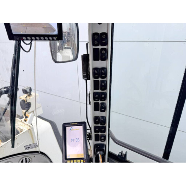 2015 فولفو L180H-45444362