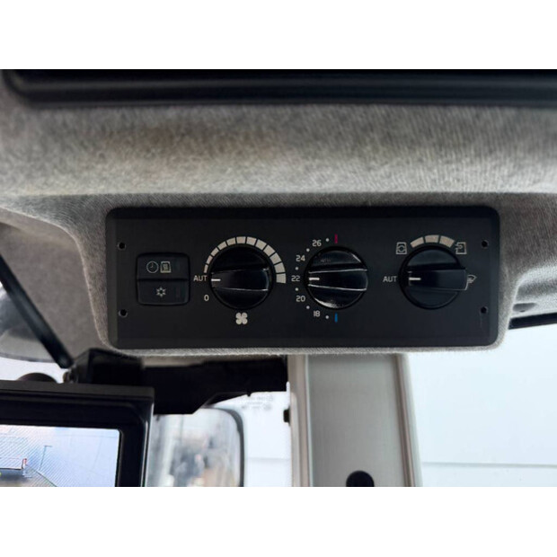 2015 فولفو L180H-45444363