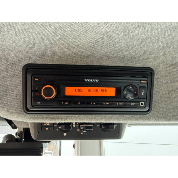 2015 فولفو L180H-45444365