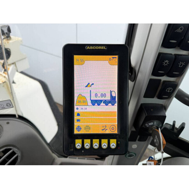 2015 فولفو L180H-45444366