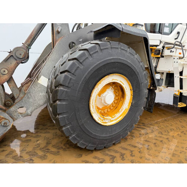 2015 فولفو L180H-45444376