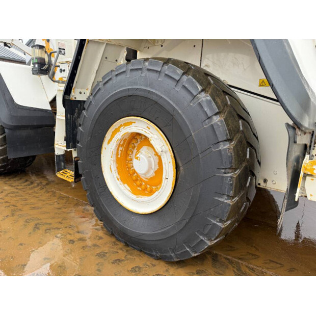 2015 فولفو L180H-45444377