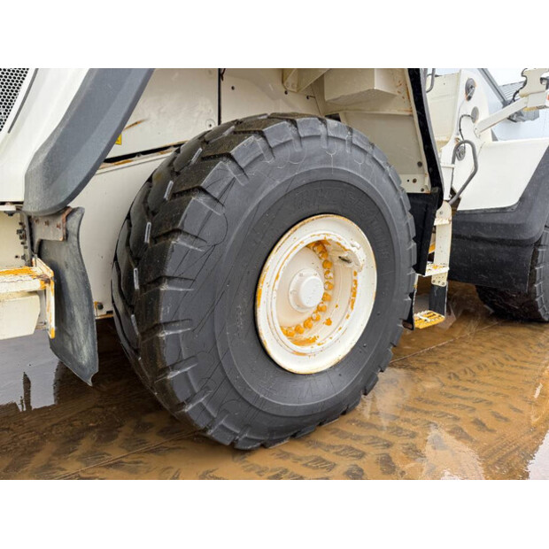 2015 فولفو L180H-45444378