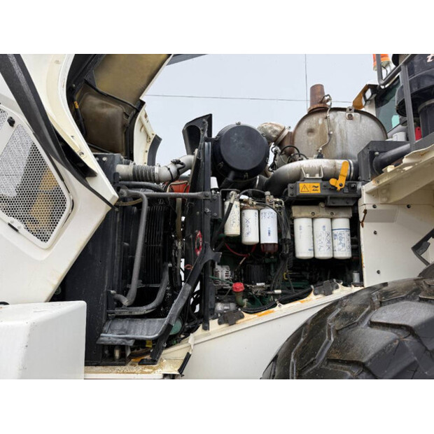 2015 فولفو L180H-45444381