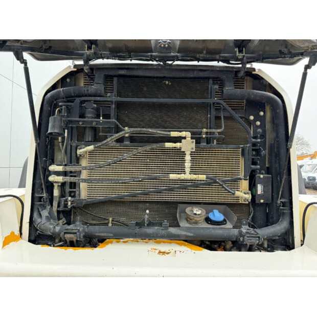 2015 فولفو L180H-45444382