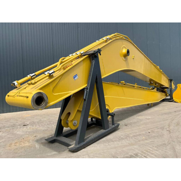 2025 Komatsu PC200-45444885