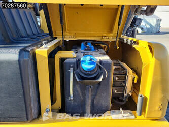 2020-caterpillar-320-1423330-45445156