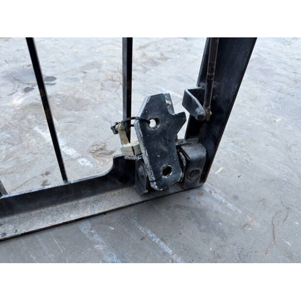 كاتربيلر 320F-45445730