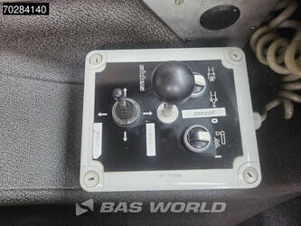 2009-renault-thomas-45447726