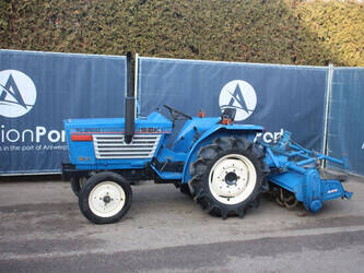 صورة ل تراكتورات زراعية لسكي TL2100