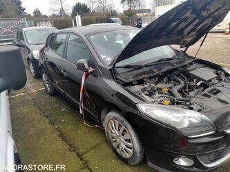 2013-renault-megane-1414845-45462307