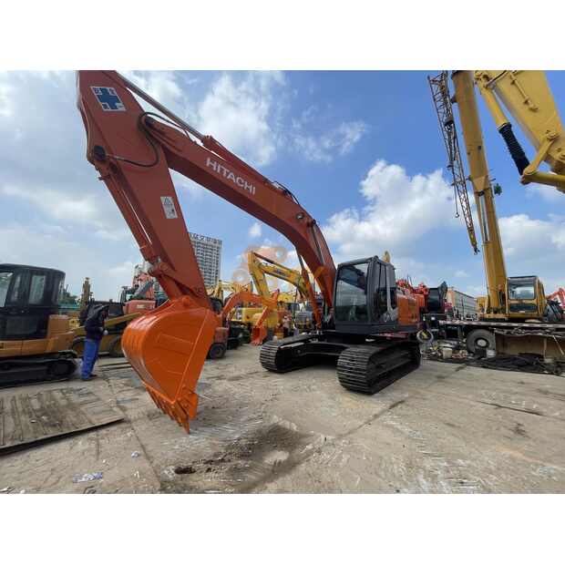 2022 Hitachi ZX240-3G-45464738