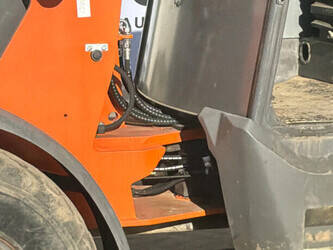 2019-hitachi-zw75-1423659-45464778