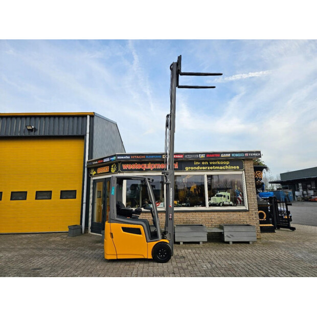 2018 Jungheinrich EFG213-45464878