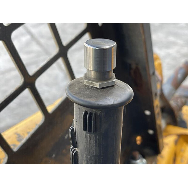 2016 بوبكات S 70-45466420