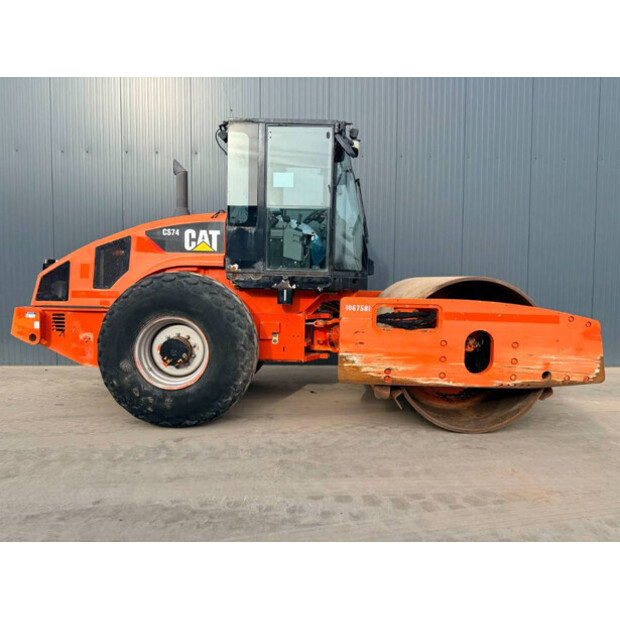 2011 كاتربيلر CS74-45468620