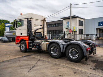 2015-man-tgx-33-560-1423927-45469361