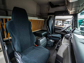 2015-man-tgx-33-560-1423927-45469374