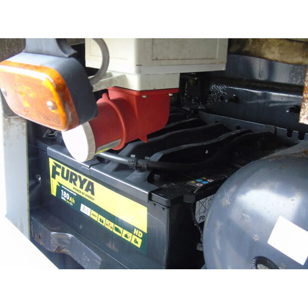 2004 Scania P94D-45469406