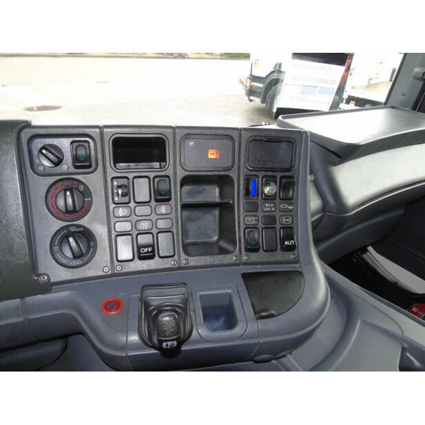 2004 Scania P94D-45469420