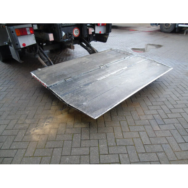 2004 Scania P94D-45469424