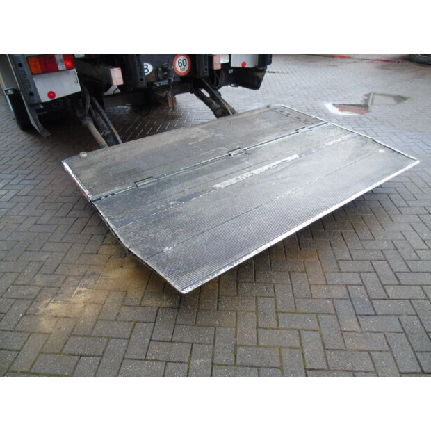 2004 Scania P94D-45469426