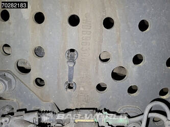 2016-mercedes-benz-antos-1824-1327940-45469429