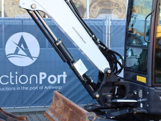 2022-bobcat-e55z-1423936-45469764