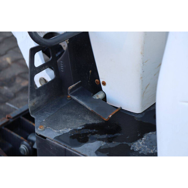 2023 بوبكات E10Z-45470113