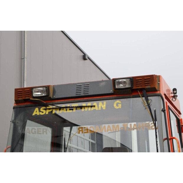 2002 بوماج BW 174 AD-45470137