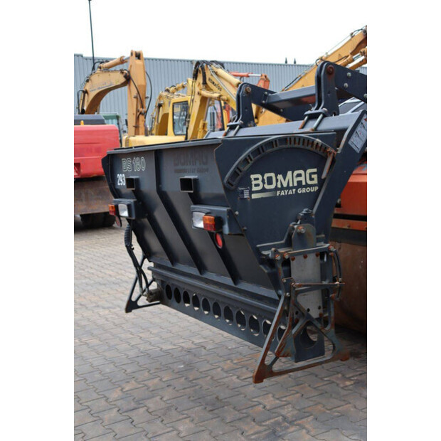 2002 بوماج BW 174 AD-45470148