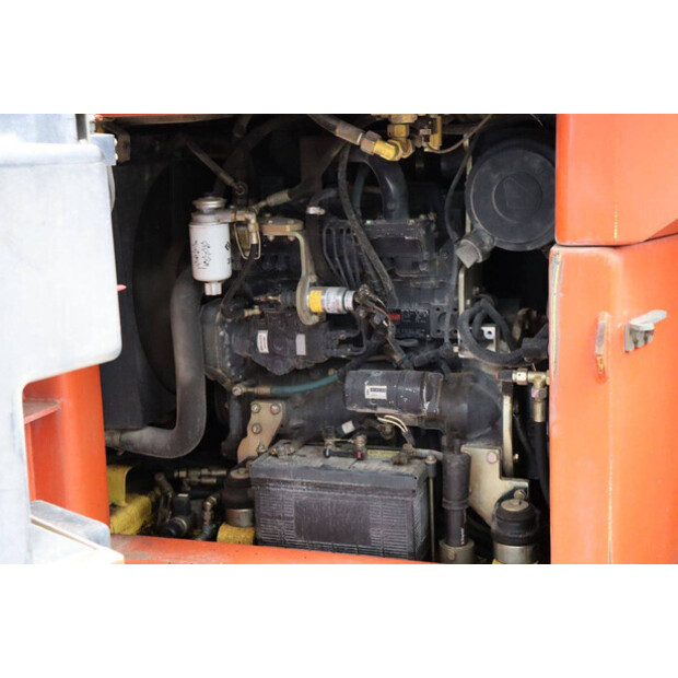 2002 بوماج BW 174 AD-45470153