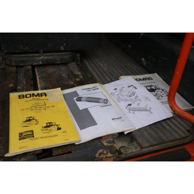 2002 بوماج BW 174 AD-45470162