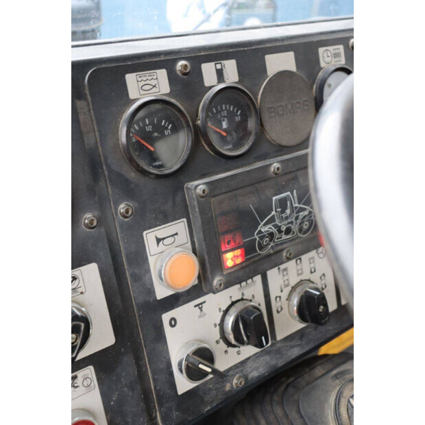 2002 بوماج BW 174 AD-45470166