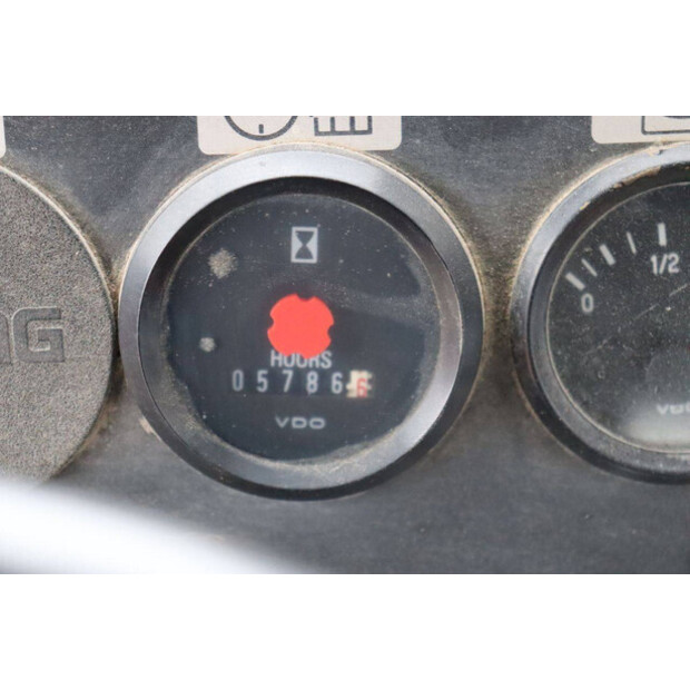 2002 بوماج BW 174 AD-45470169